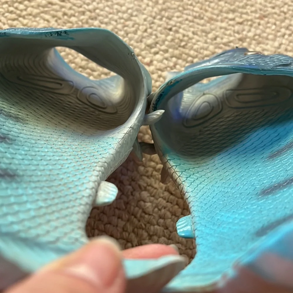 Koi Slippers - Picture 8 of 9